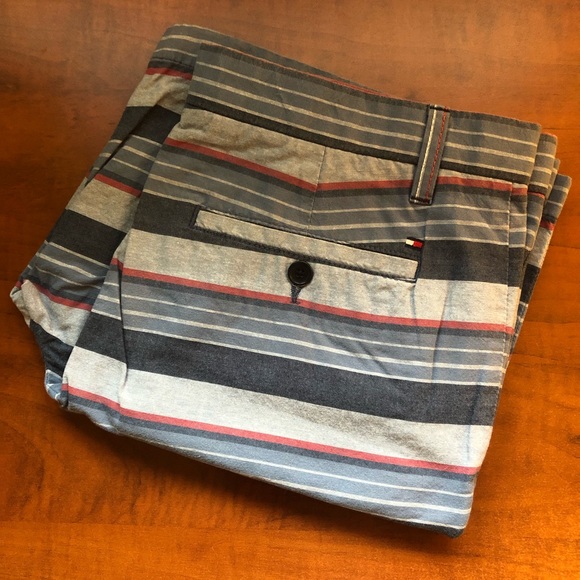 Tommy Hilfiger Shorts 🩳 - Picture 1 of 7